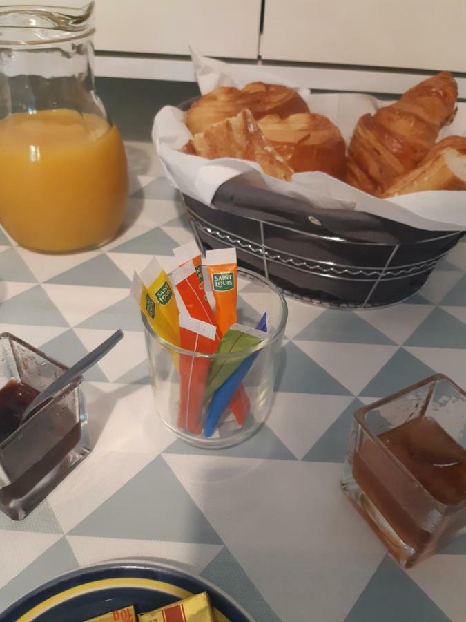 L'Abri D'Emilie - Chambre D'Hotes Saint-Xandre Esterno foto
